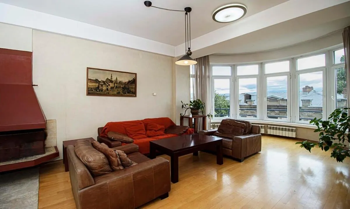 1Br Apartment With Balcony On Mtatsminda Tbilisi