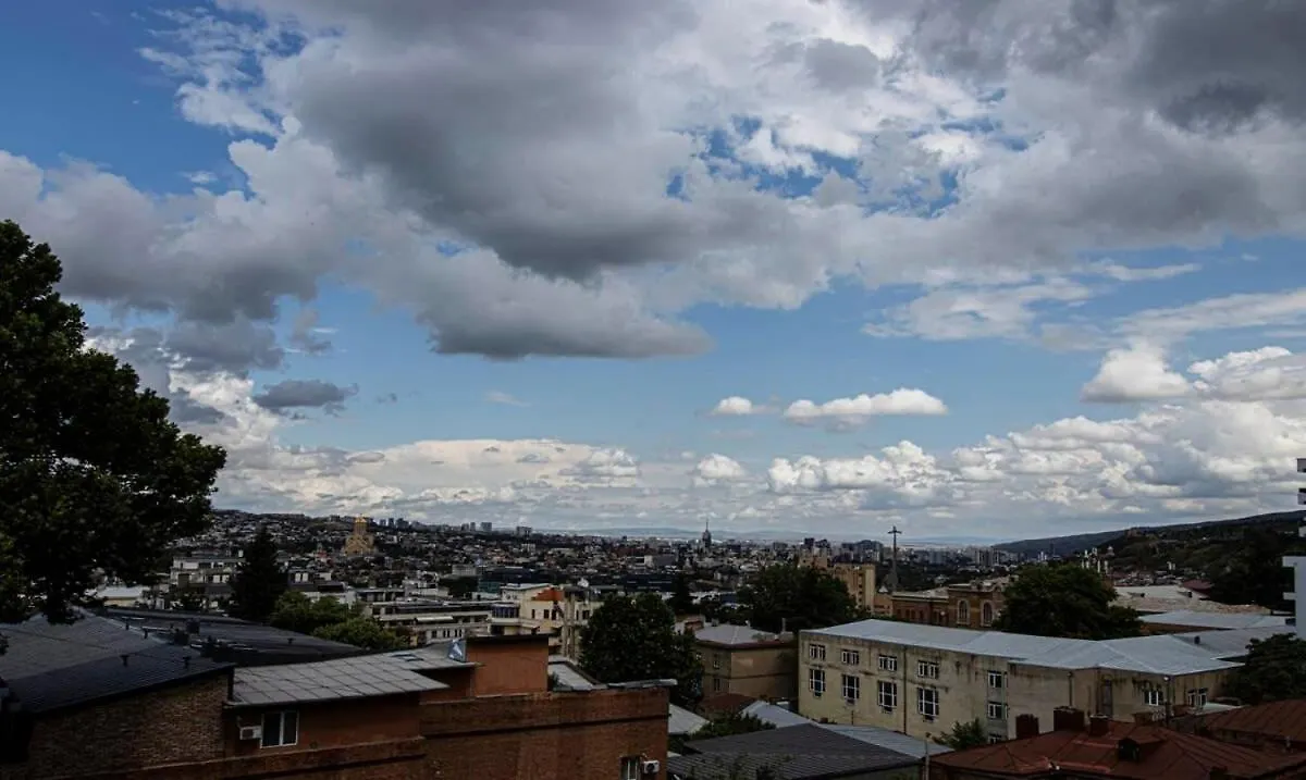 1Br Apartment With Balcony On Mtatsminda Tbilisi Gruzie