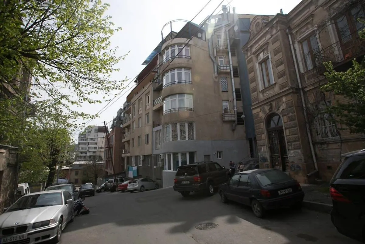 1Br Apartment With Balcony On Mtatsminda Tbilisi Gruzie